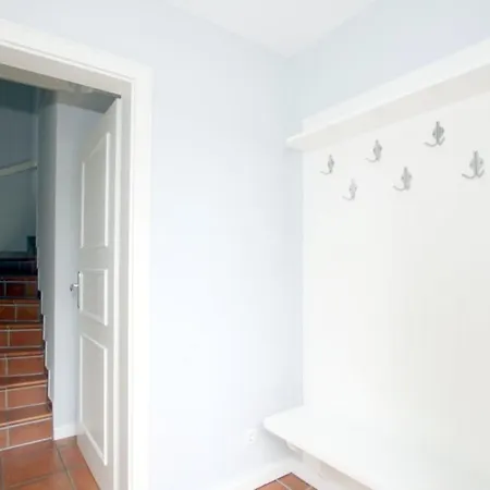 Wiesenweg 4a, Whg 1 *